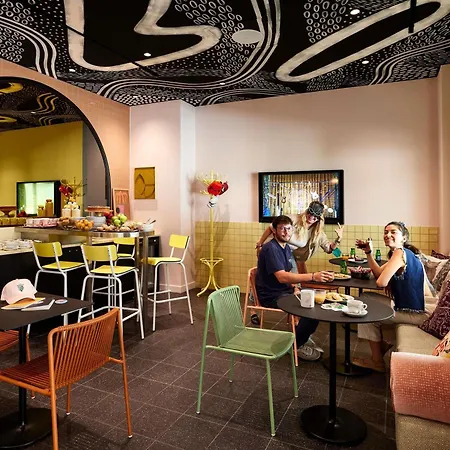 Hotel Mama Shelter 4*