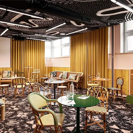 Hotell Mama Shelter