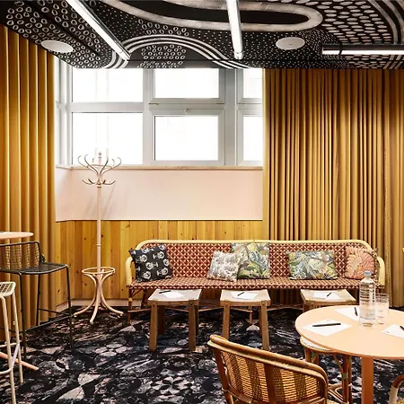 Hotell Mama Shelter