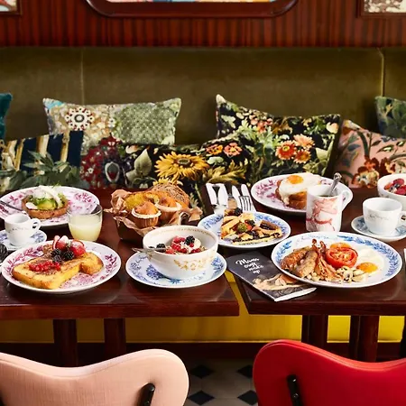 Hotell Mama Shelter 4*