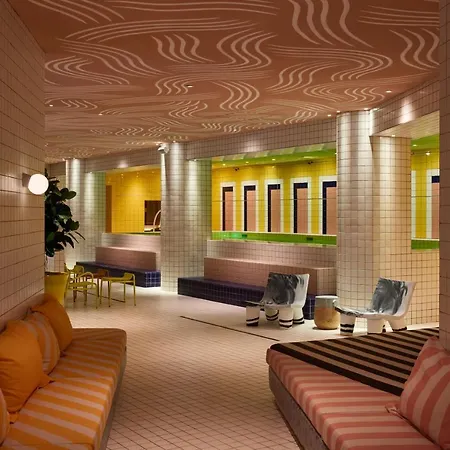 Hotell Mama Shelter 4*