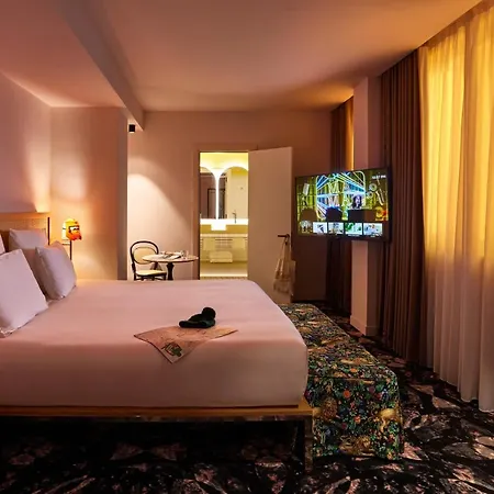 Mama Shelter Hotell 4*